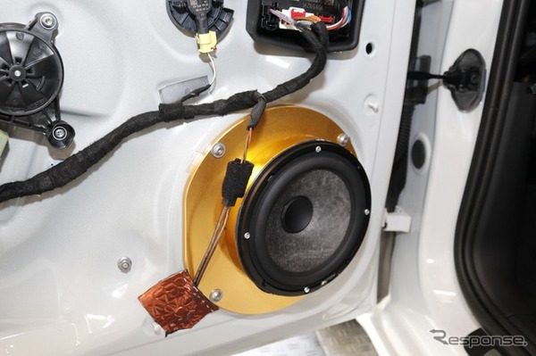 純正を崩さず高音質化、デモカーに見るプロショップの取り付け技術［car audio newcomer］by BREEZE　前編