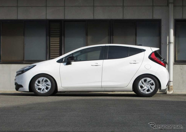 タナベ サステックプロCR　アクア装着例（最下部車高：フロント 64mmダウン / リア 61mmダウン）