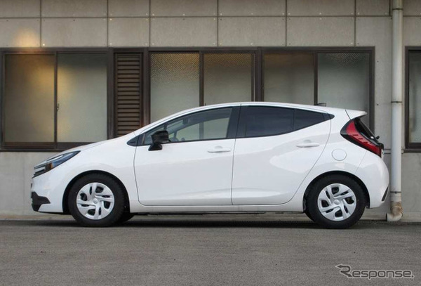 タナベ サステックプロCR　アクア装着例（最上部車高：フロント 32mmダウン / リア 26mmダウン）