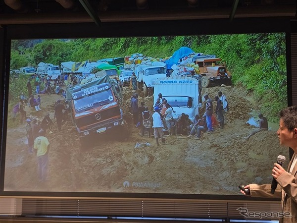 ホンダから生まれた砂漠の砂を道路の骨材にする「PathAhead」の記者発表会より