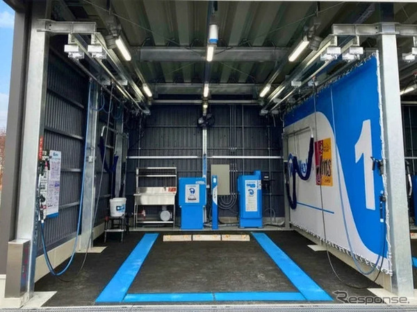 ジェームス豊川店の駐車場に個別純水洗車場「D-Wash」オープン