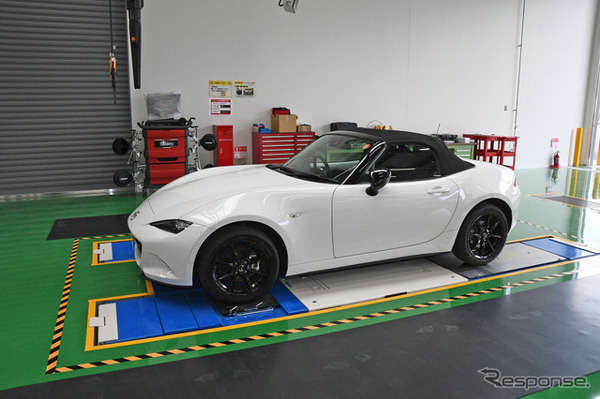 アライメント計測もできるリフトはEVなどの重量車にも対応するタイプ