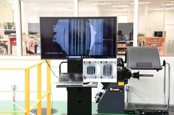 タイヤ接地状態はモニターでも確認可能