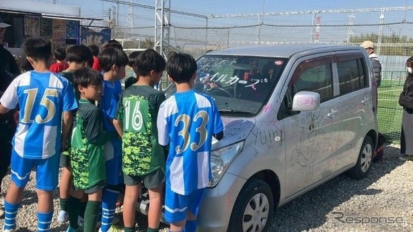 廃車予定の軽自動車をキャンバスに埼玉県日高市で子ども向け体験企画「楽しく描いてみんなで作る「らくがきカー」」開催