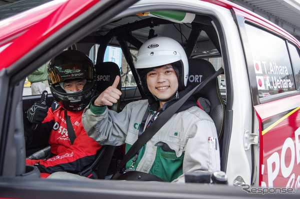 本物のモータースポーツ車両でプロドライバーによる本格走行の同乗体験