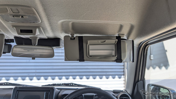 カーメイト「バイザー取付 折りたたみサンシェード ジムニー用」