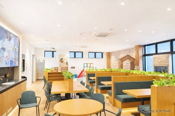 「81FACTORY&CAFE」