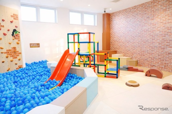 「81FACTORY&CAFE」