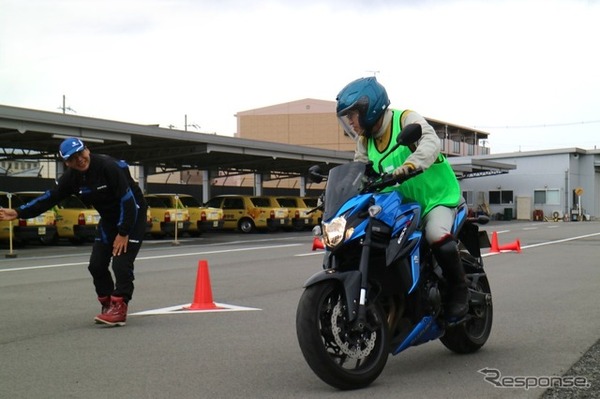 スズキリターンライダースクール