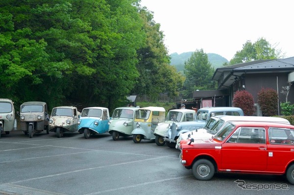 玉川温泉のレトロカー展示イベント