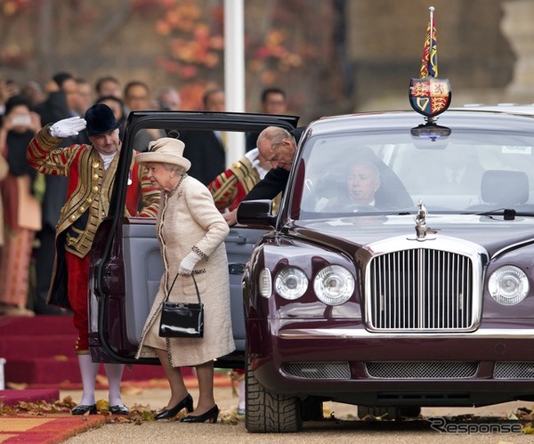 「英国王室とベントレー」展
