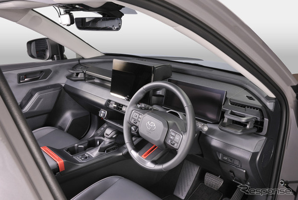 カーメイト、トヨタ『RAV4』専用カーインテリアグッズ3アイテムを発売
