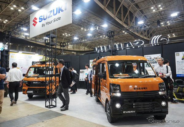 「ジャパントラックショー2026」に2台の軽を展示したスズキ