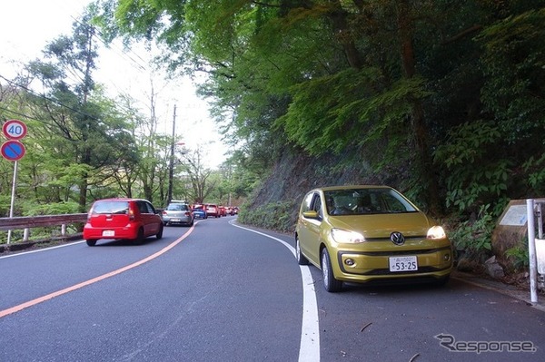 当然のことながら、箱根周辺は大渋滞だ。しかしそれを回避して走ることもできた。（新型up！専用アプリVolkswagen「maps＋more」で温泉に行く）