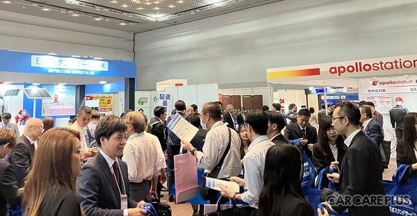 近畿圏をはじめ全国各地から多くのSS関連事業者が訪れて約1,500名が来場者
