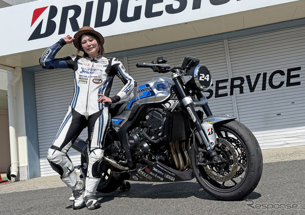 CB1000F WITH MEレーサーと、“ことりちゃん”こと小鳥遊レイラ