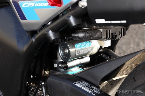 CB1000F WITH MEレーサー