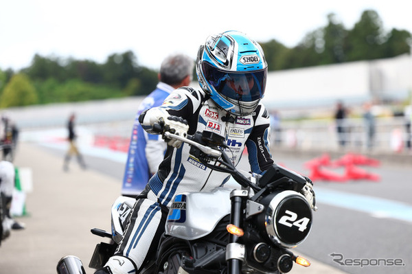CB1000F WITH MEレーサー