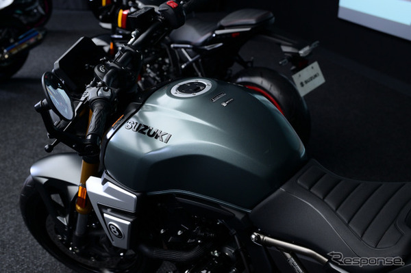 スズキ GSX-8T