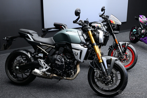 スズキ GSX-8Tと GSX-8TT