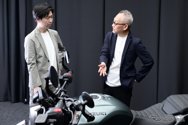 スズキ 二輪デザイン課 課長 古橋伸介氏（右）とレスポンス副編集長 宮崎壮人（左）