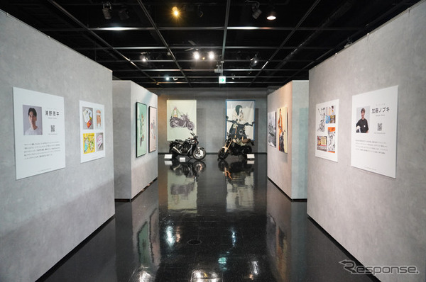 「特別展示エリア」では8月28日まで「イラストレーターが描く YAMAHAバイクのあるスタイル展」を開催