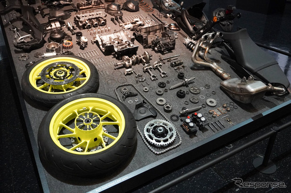 製造・デザインエリアに展示されている『MT-09』の構成部品