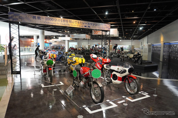 コミュニケーションプラザ2階には、歴代モータースポーツ車両が展示。すべて動態保存されている