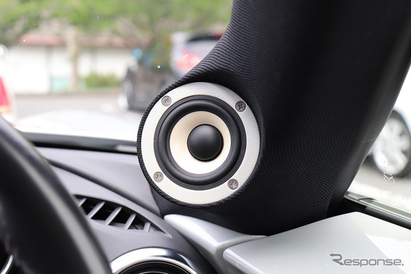 「ツイーター」が「Aピラー」に「カスタム・インストール」されたオーディオカーの一例（製作ショップ:M.E.I.＜広島県＞）。