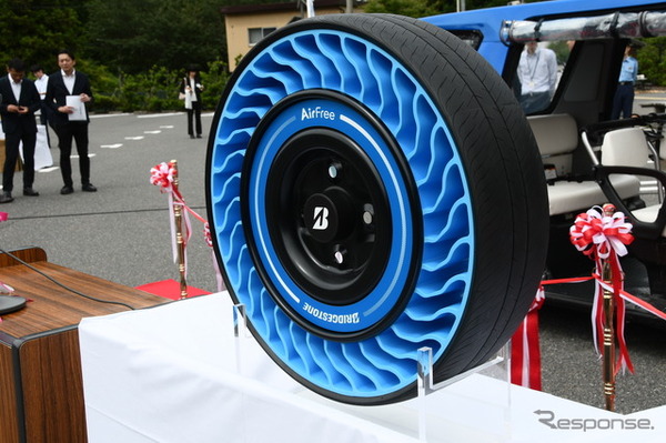 ブリヂストンの空気不要タイヤ「AirFree」全国初の社会実装へ、東近江市の自動運転車両に採用