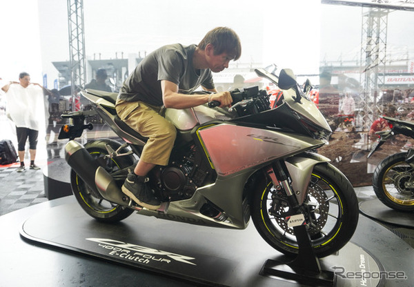ホンダ CBR400Rフォア Eクラッチ（鈴鹿8耐2026）