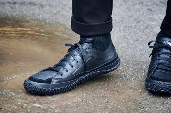 SEAL × SPINGLE Waterproof SNEAKER