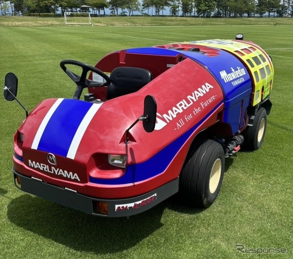 2026/27シーズンデザインの散水車