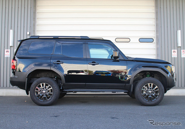 テイン 4x4ダンパースポーツ　ランドクルーザー250装着例（基準車高純正比　フロント：40mmアップ / リア：50mmアップ）