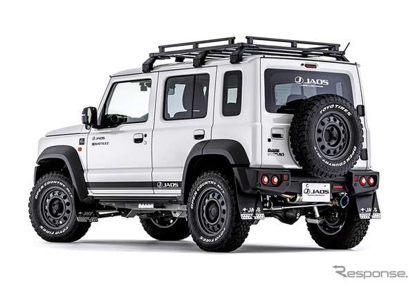 ジャオス『ジムニーノマド』（1型）対応「JAOSリヤスポーツカウル」マットブラック塗装モデル装着例