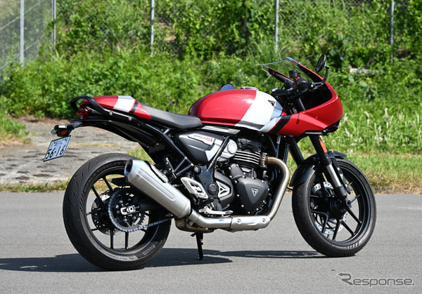 トライアンフ Thruxton 400（スラクストン400）