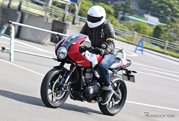 トライアンフ Thruxton 400（スラクストン400）