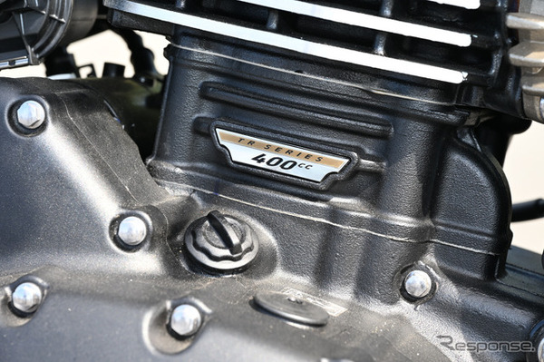 トライアンフ Thruxton 400（スラクストン400）