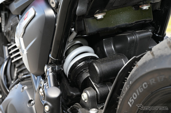 トライアンフ Thruxton 400（スラクストン400）