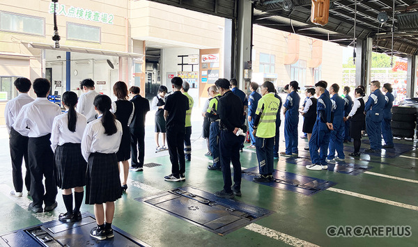 静岡・御殿場の高校2年生が、鈑金塗装や法定点検、接客対応までプロの現場を本格体験！…高校生のインターンシップを密着取材