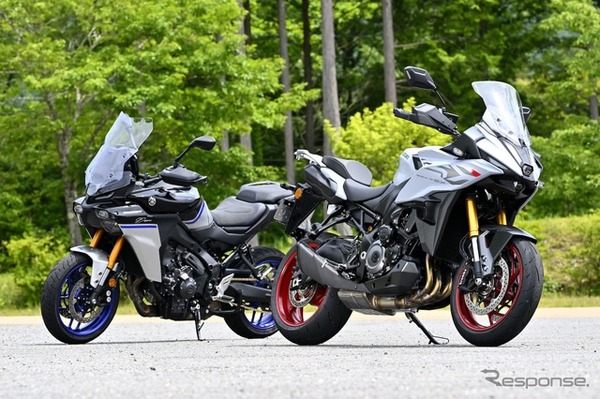 ヤマハ トレーサー9 GT＋ Y-AMT（左）とスズキ GSX-S1000GX（右）