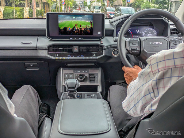新型『ハイラックス』に適合したデータシステムのTV-KIT