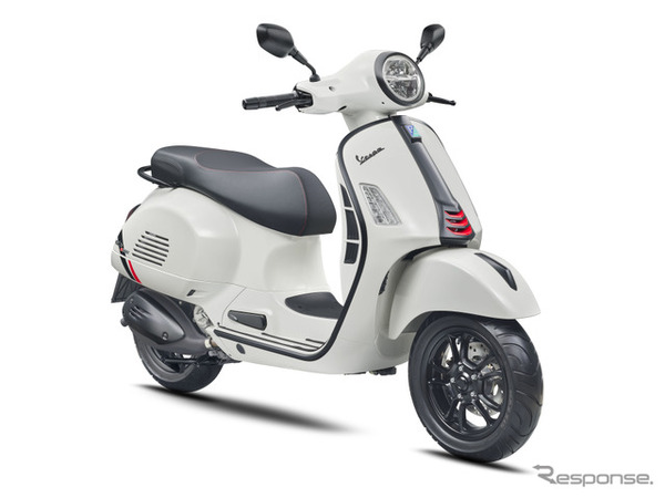 ベスパ・GTS 300 SuperSport（イノチェンテホワイト）