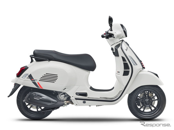 ベスパ・GTS 300 SuperSport（イノチェンテホワイト）