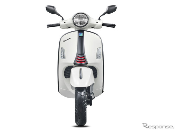 ベスパ・GTS 300 SuperSport（イノチェンテホワイト）