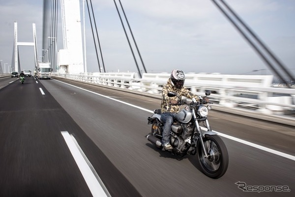 バイクでのツーリング（写真はイメージ）