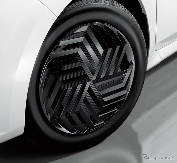 日産ノートの「Black Edition」