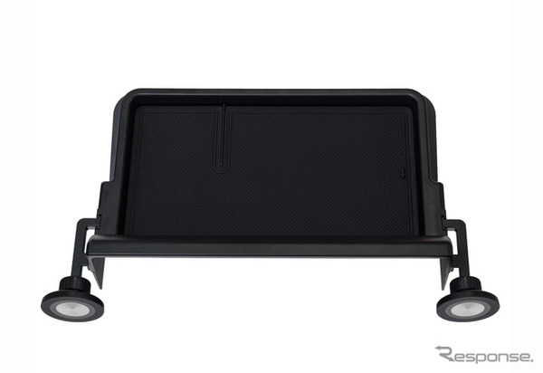クラフトワークスの『RAV4』60系専用「ダッシュボードトレイ」