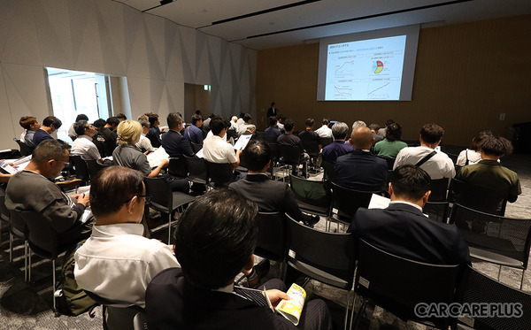 昨年開催「オートアフターマーケット九州2025」には、多くのセミナー聴講者が来場