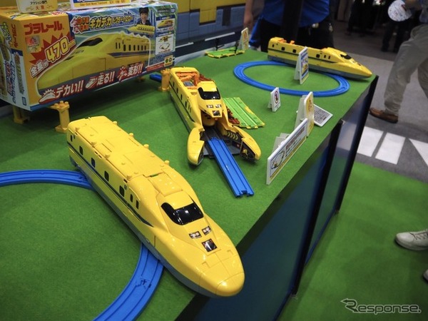 タカラトミー、プラレール。動くぞ！ ギガドクターイエロー（TOKYOおもちゃショー2026）